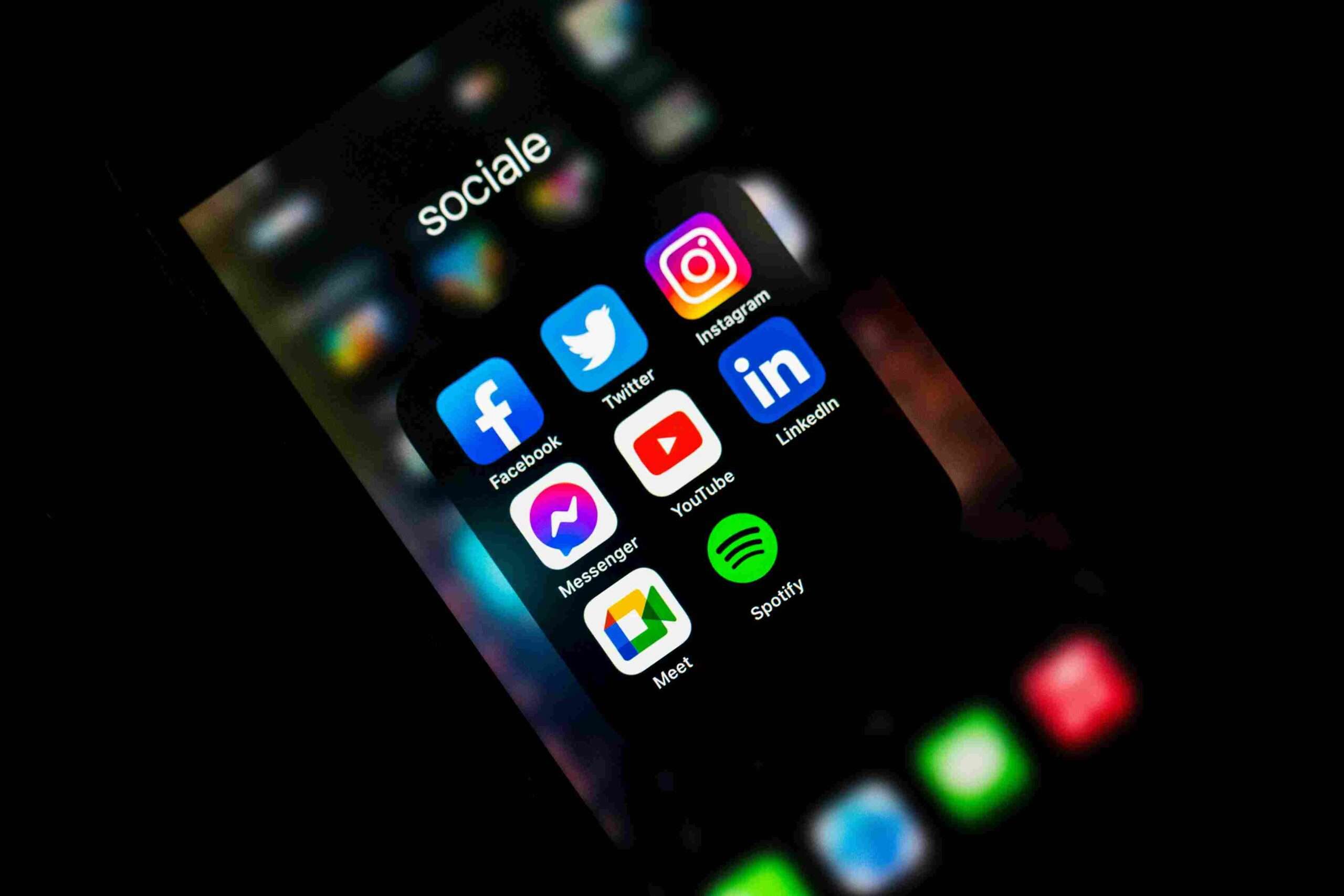 You are currently viewing How to Detox from Social Media and Reels